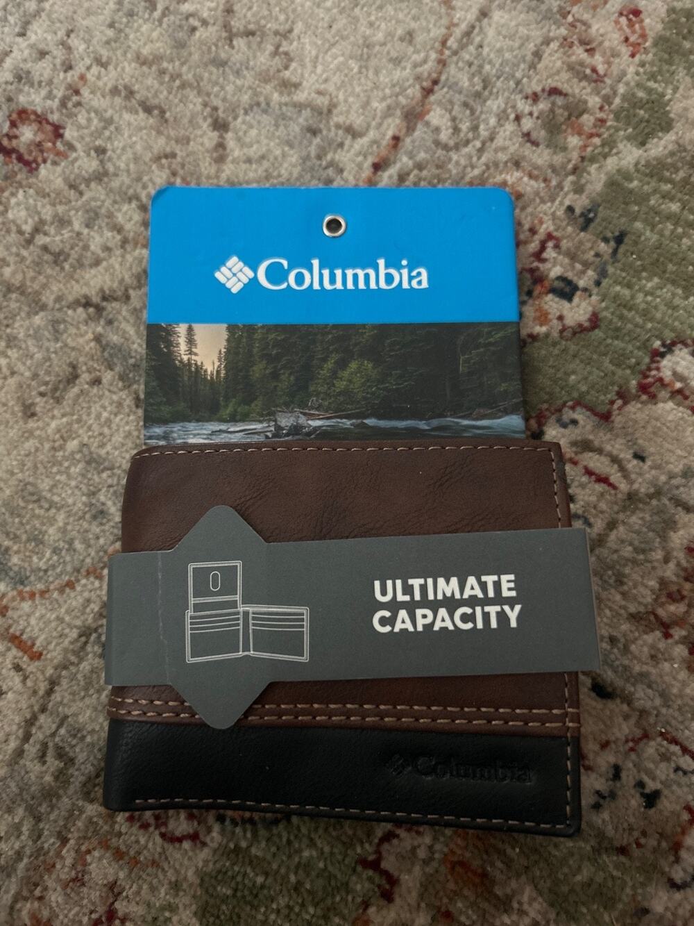Columbia Wallet - Ultra capacity (nwt)